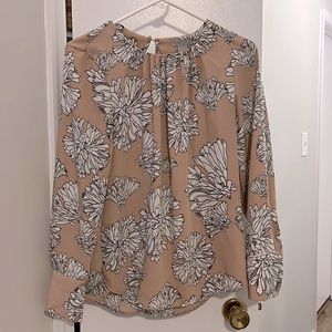 HM pink floral blouse with button up cuffs size 4